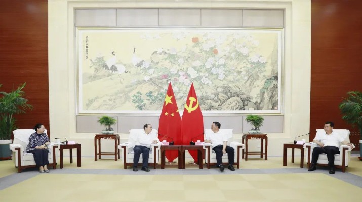 集團(tuán)黨委書記、董事長石培文一行拜訪定西市委市政府主要領(lǐng)導(dǎo)